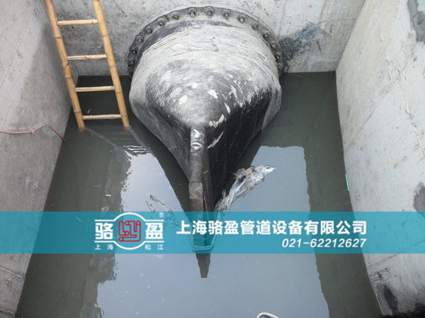 四川省自貢市富順縣法蘭式<a href=http://m.huiquansu.com/ target=_blank class=infotextkey><a href=http://m.huiquansu.com target=_blank class=infotextkey>鴨嘴閥</a></a>安裝現場